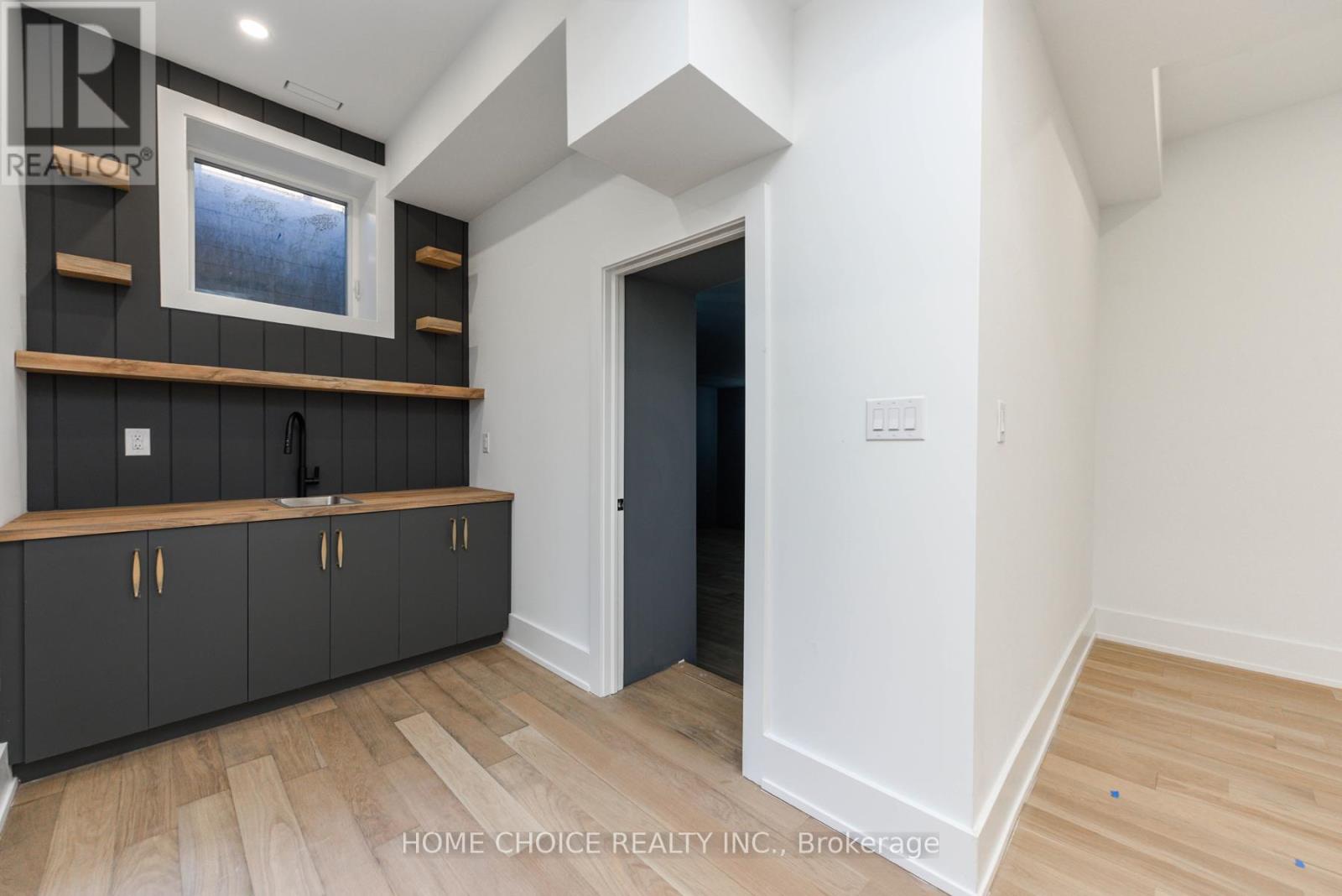 310 Tuck Drive S, Burlington, Ontario  L7L 2R1 - Photo 36 - W12556126