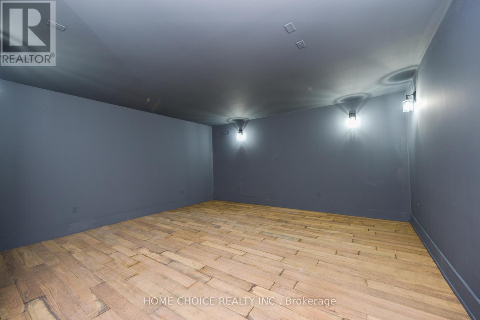 310 Tuck Drive S, Burlington, Ontario  L7L 2R1 - Photo 37 - W12556126