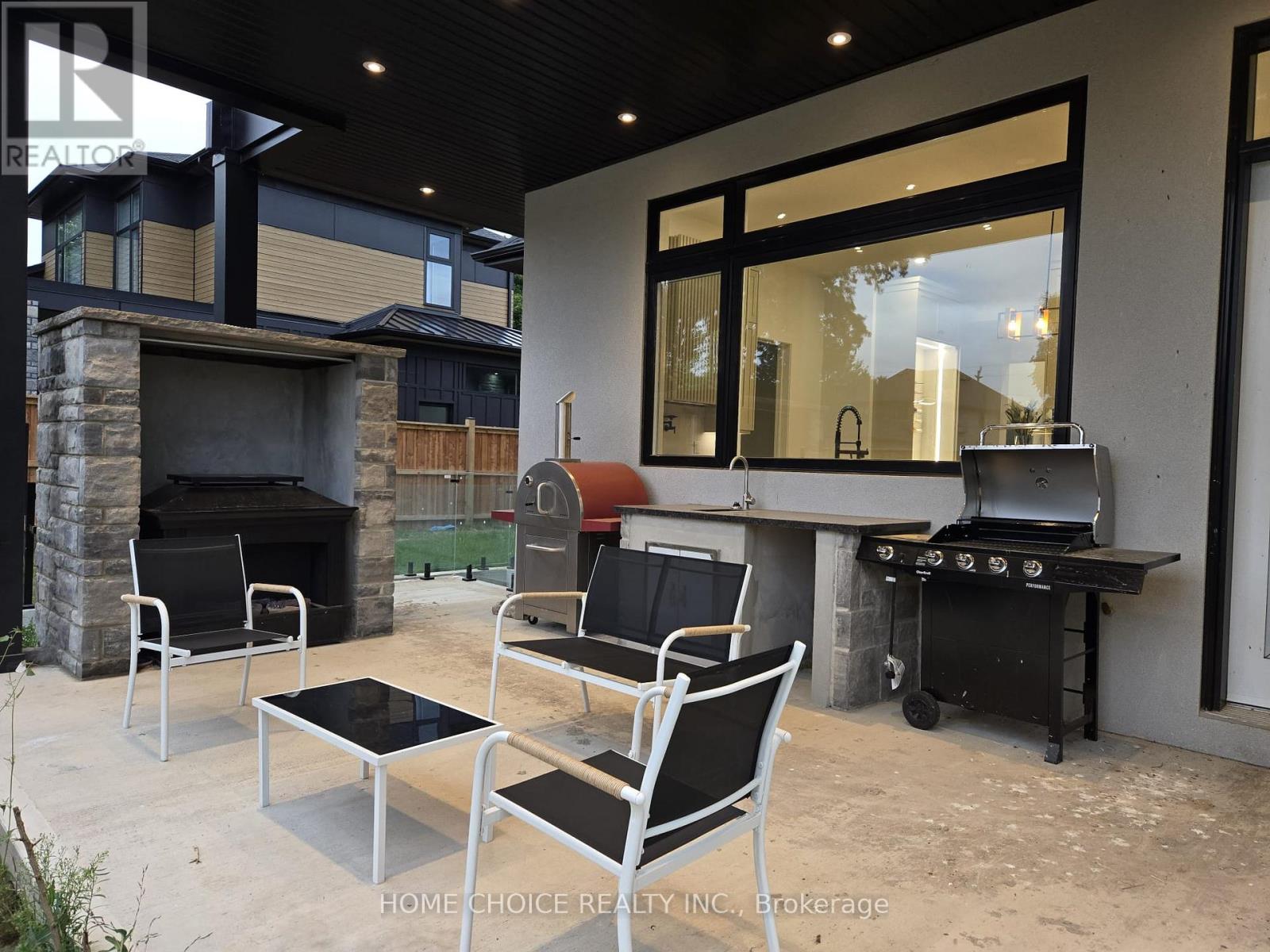 310 Tuck Drive S, Burlington, Ontario  L7L 2R1 - Photo 39 - W12556126