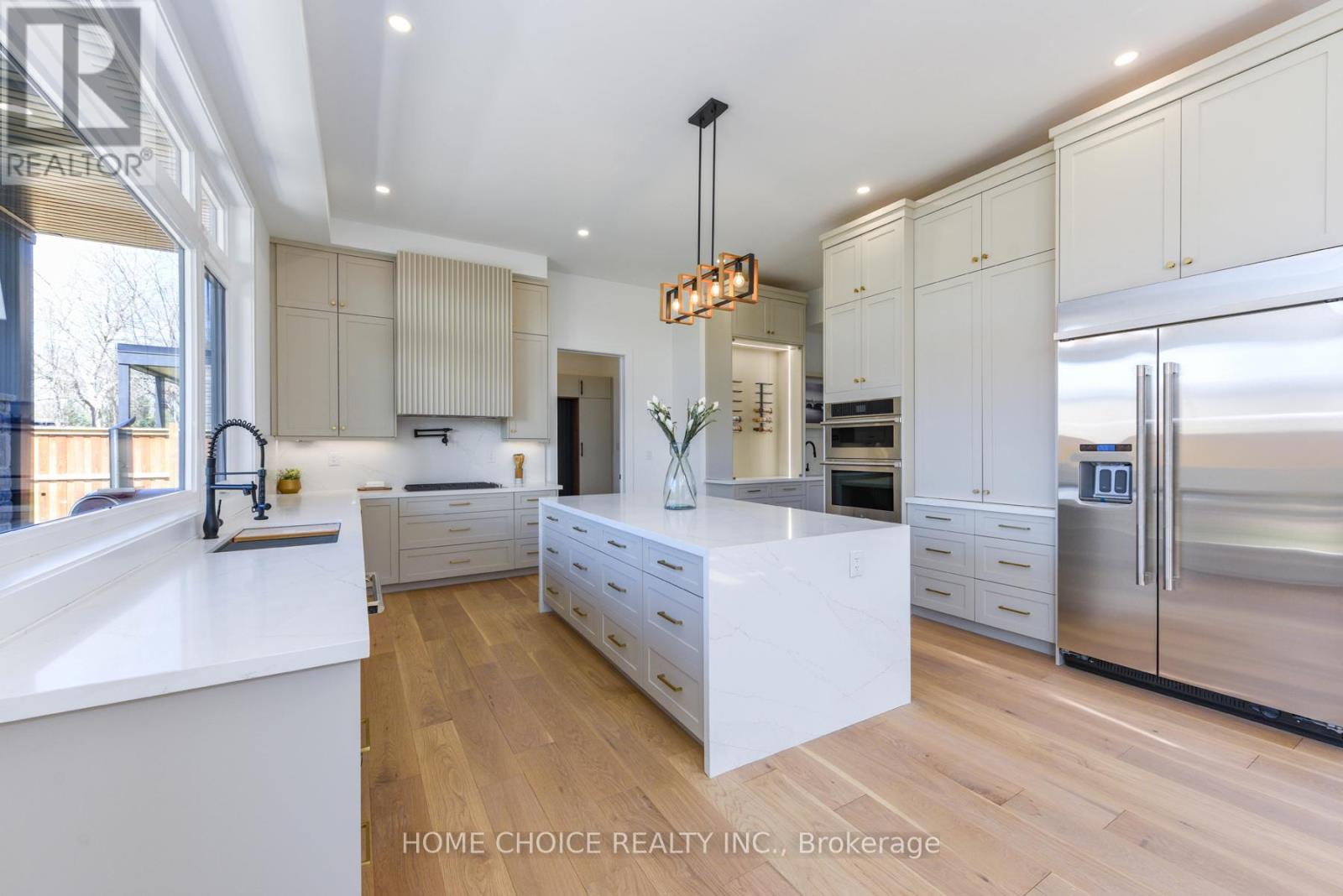 310 Tuck Drive S, Burlington, Ontario  L7L 2R1 - Photo 7 - W12556126