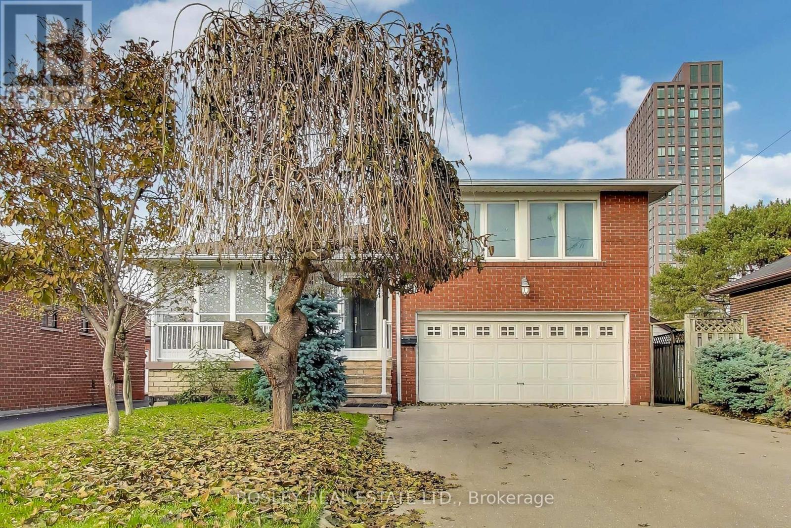 30 JANE OSLER BOULEVARD, Toronto, Ontario