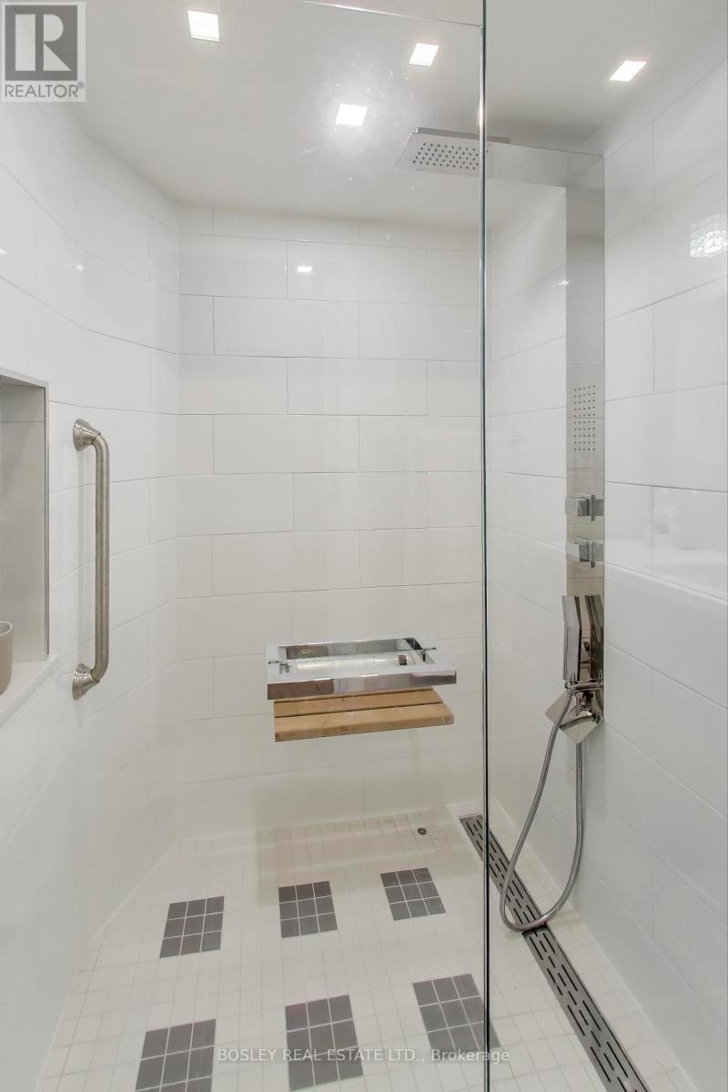 30 Jane Osler Boulevard, Toronto, Ontario  M6A 1W7 - Photo 18 - W12556128