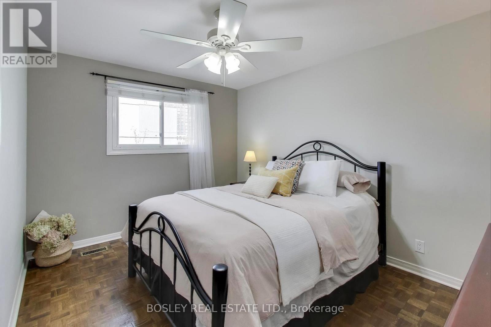 30 Jane Osler Boulevard, Toronto, Ontario  M6A 1W7 - Photo 25 - W12556128