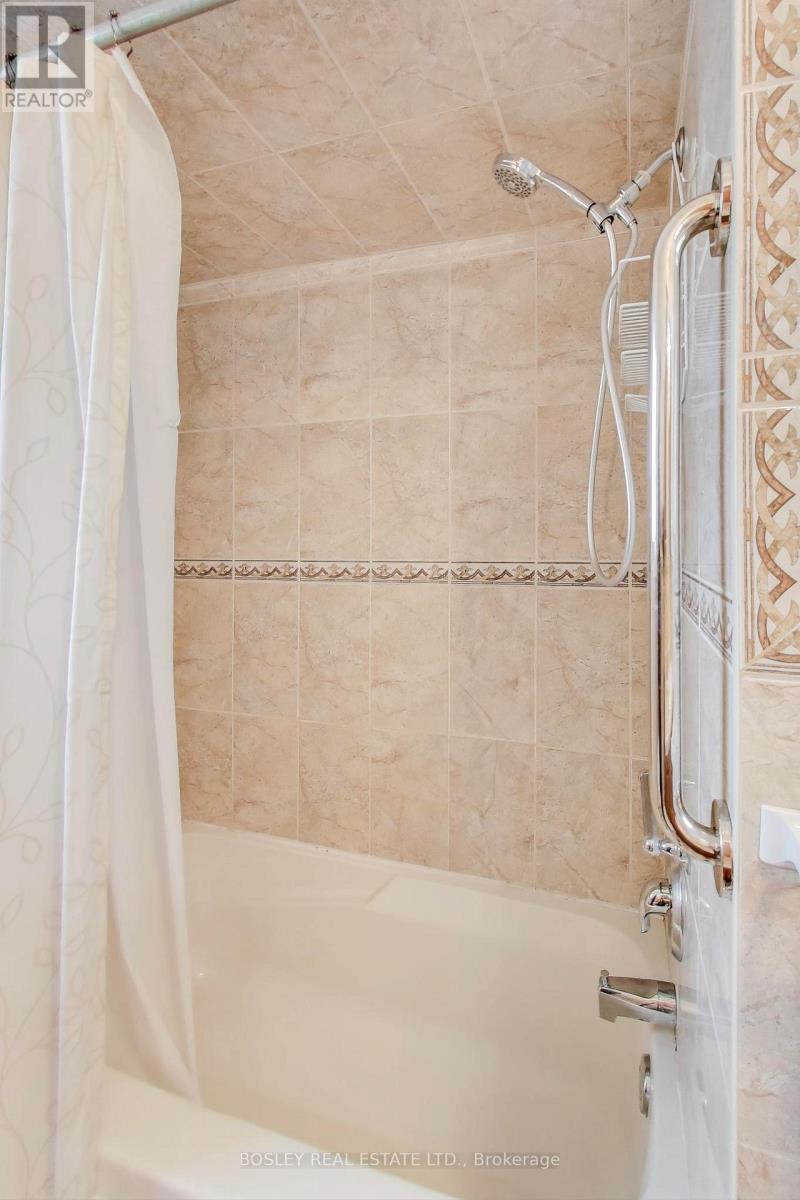 30 Jane Osler Boulevard, Toronto, Ontario  M6A 1W7 - Photo 30 - W12556128