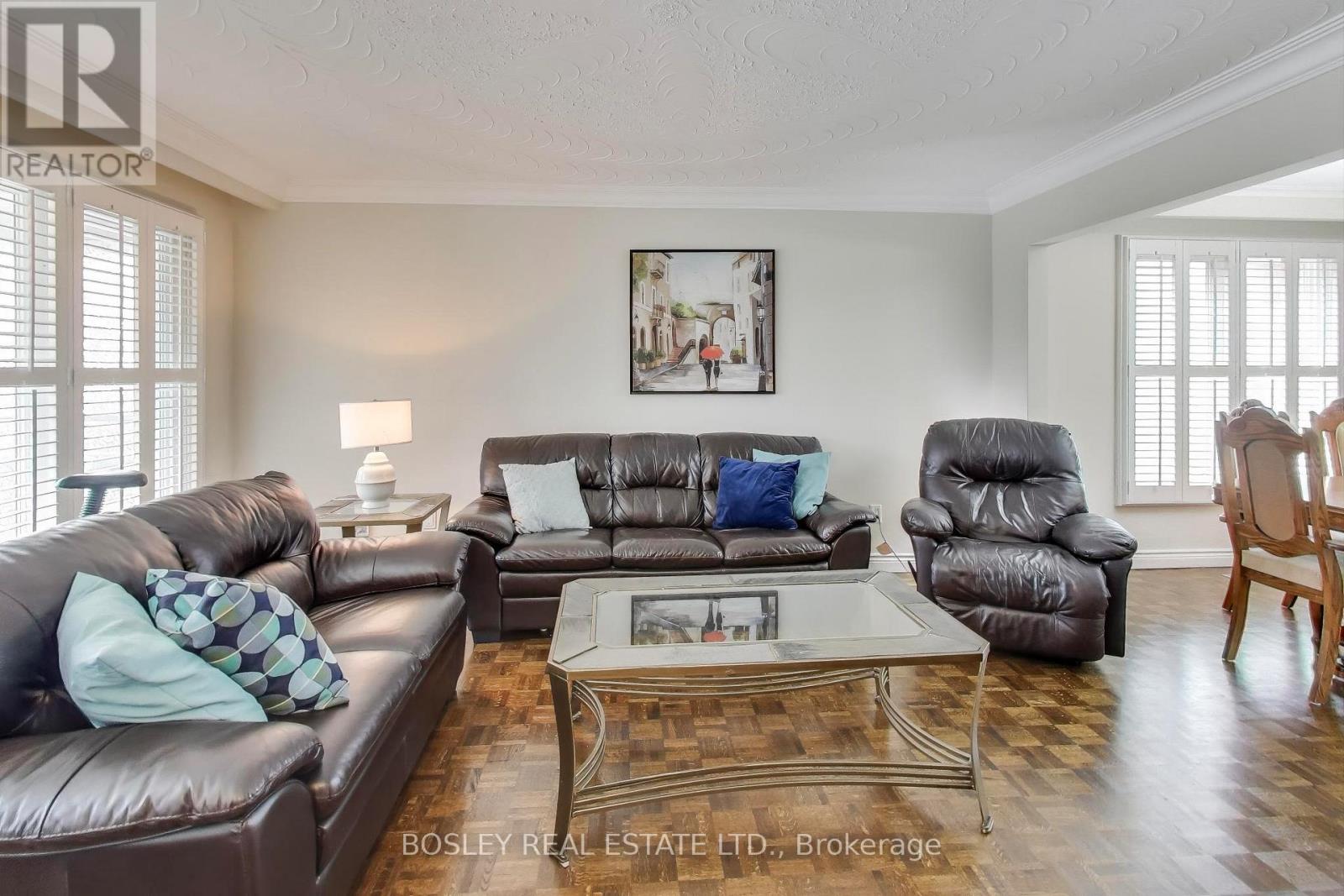 30 Jane Osler Boulevard, Toronto, Ontario  M6A 1W7 - Photo 6 - W12556128