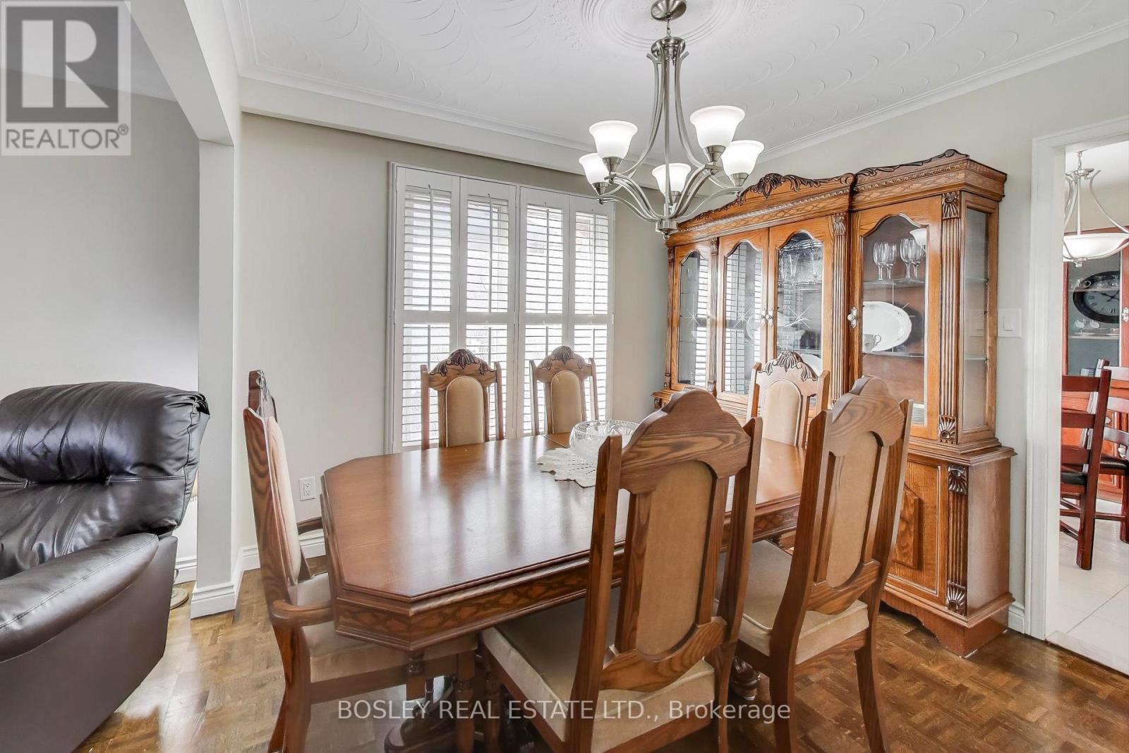 30 Jane Osler Boulevard, Toronto, Ontario  M6A 1W7 - Photo 7 - W12556128