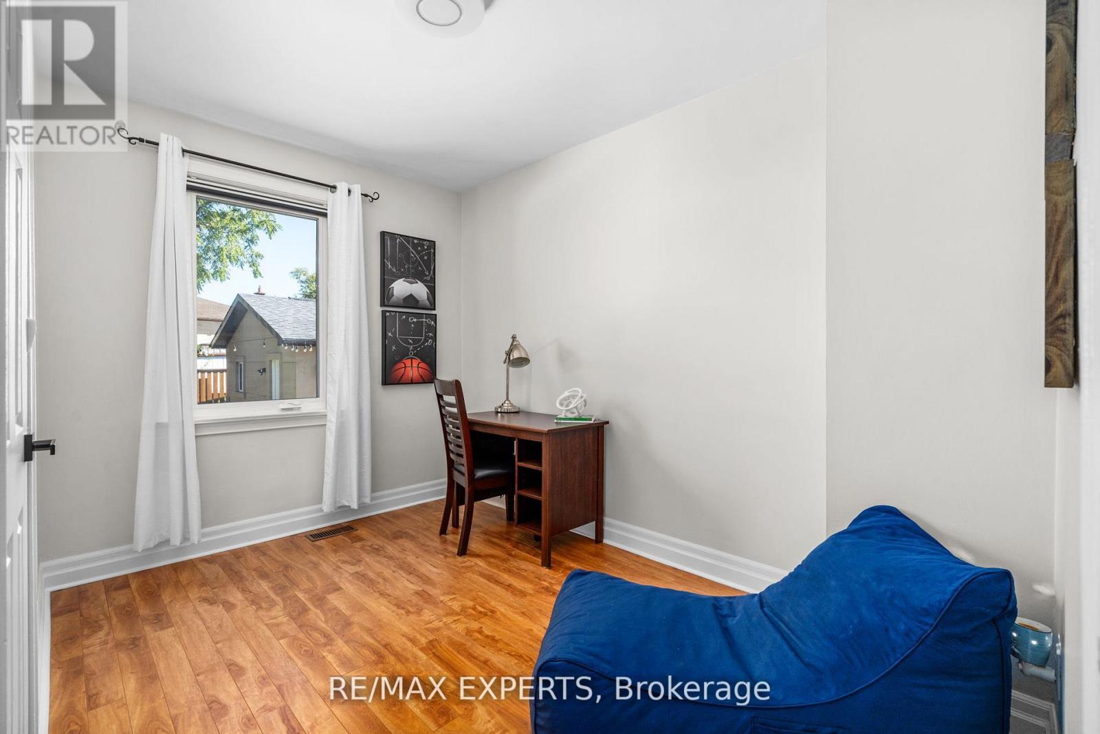 11 Smallwood Drive, Toronto, Ontario  M3M 1K9 - Photo 17 - W12556130