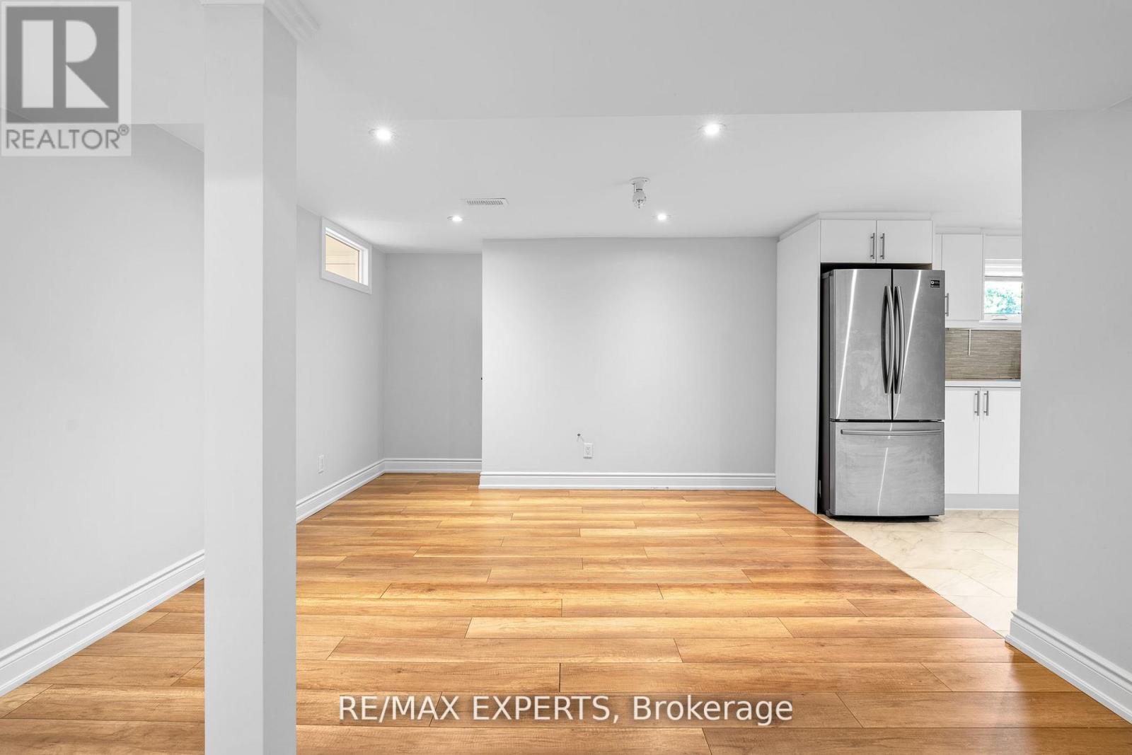 11 Smallwood Drive, Toronto, Ontario  M3M 1K9 - Photo 20 - W12556130