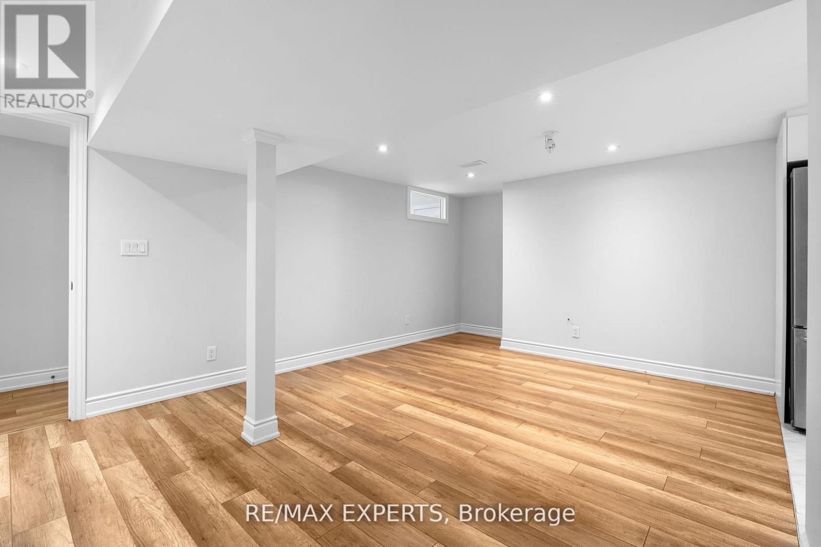 11 Smallwood Drive, Toronto, Ontario  M3M 1K9 - Photo 21 - W12556130