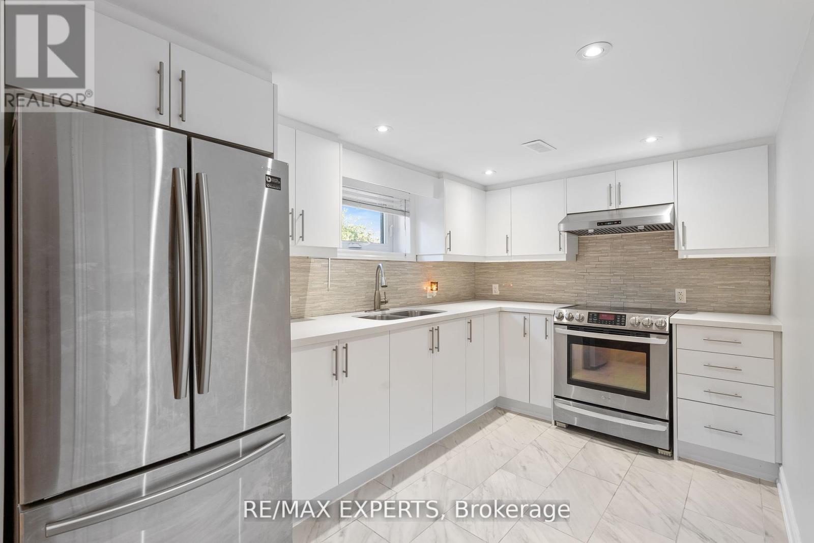 11 Smallwood Drive, Toronto, Ontario  M3M 1K9 - Photo 24 - W12556130