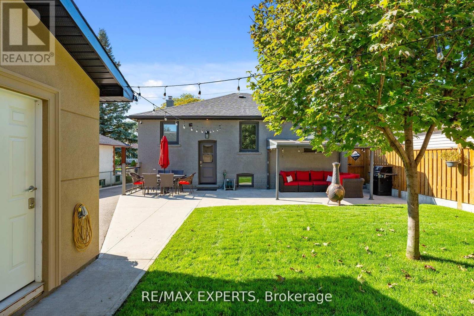 11 Smallwood Drive, Toronto, Ontario  M3M 1K9 - Photo 37 - W12556130