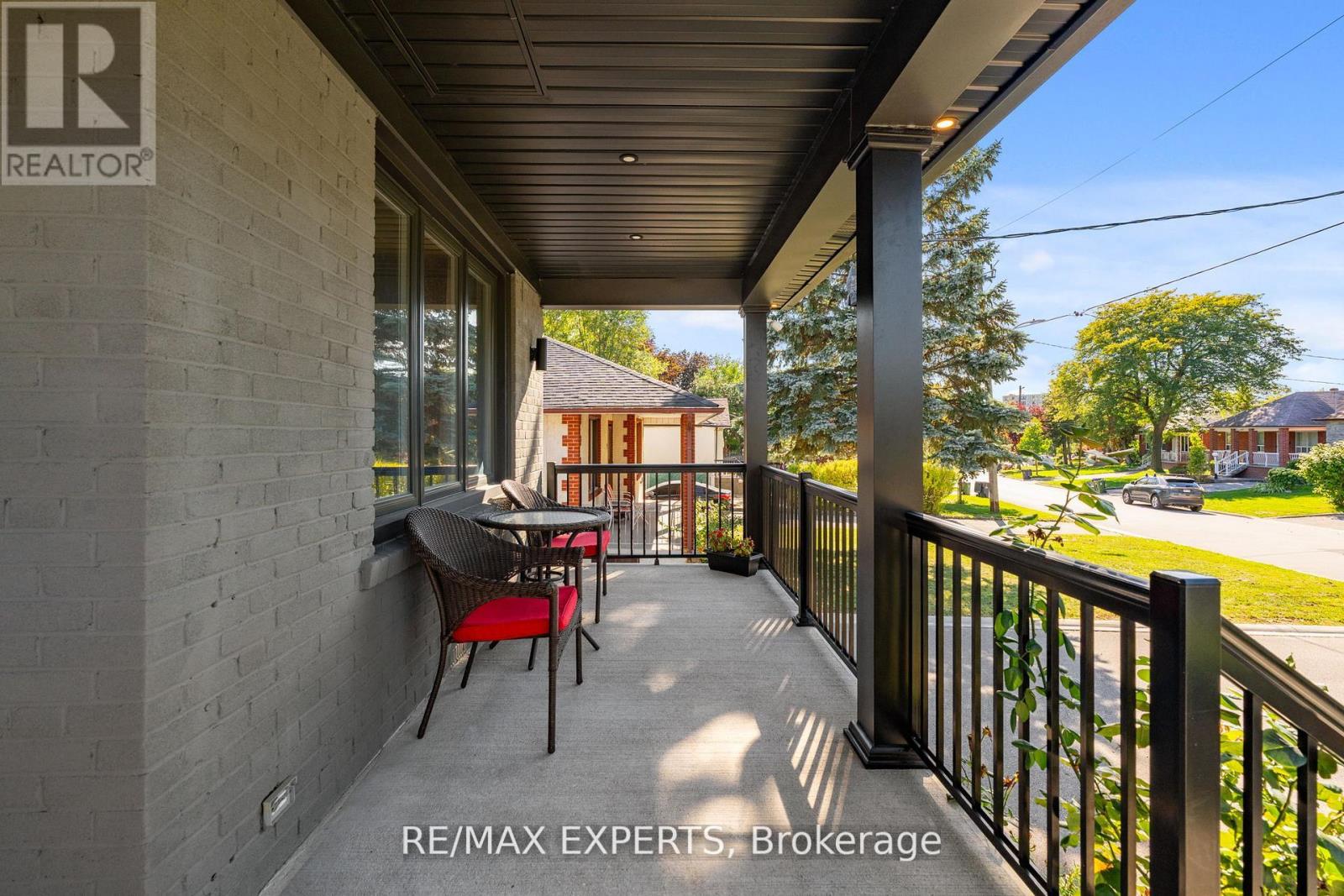 11 Smallwood Drive, Toronto, Ontario  M3M 1K9 - Photo 6 - W12556130