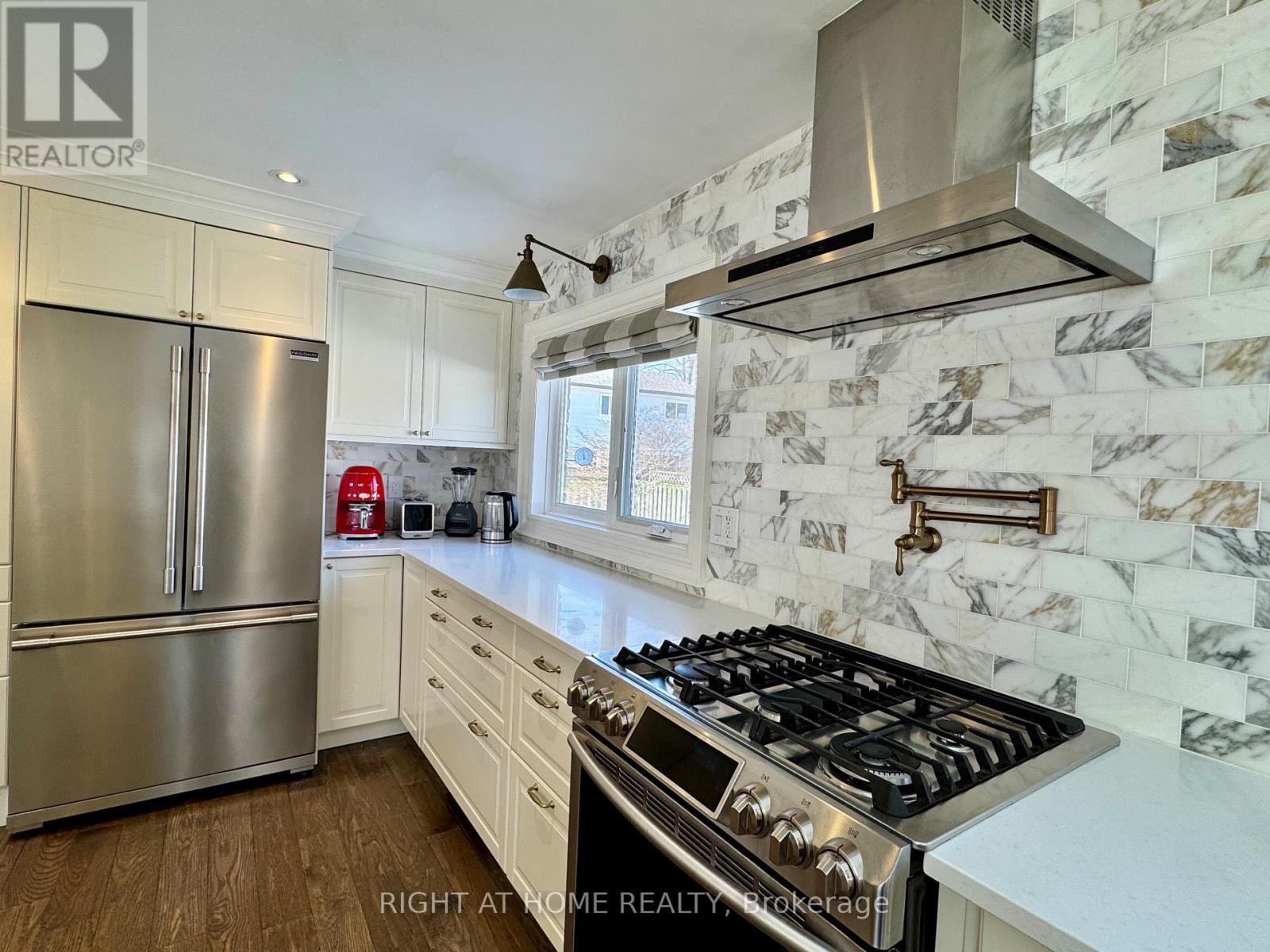 2359 Canso Road, Oakville, Ontario  L6J 5P2 - Photo 6 - W12556132