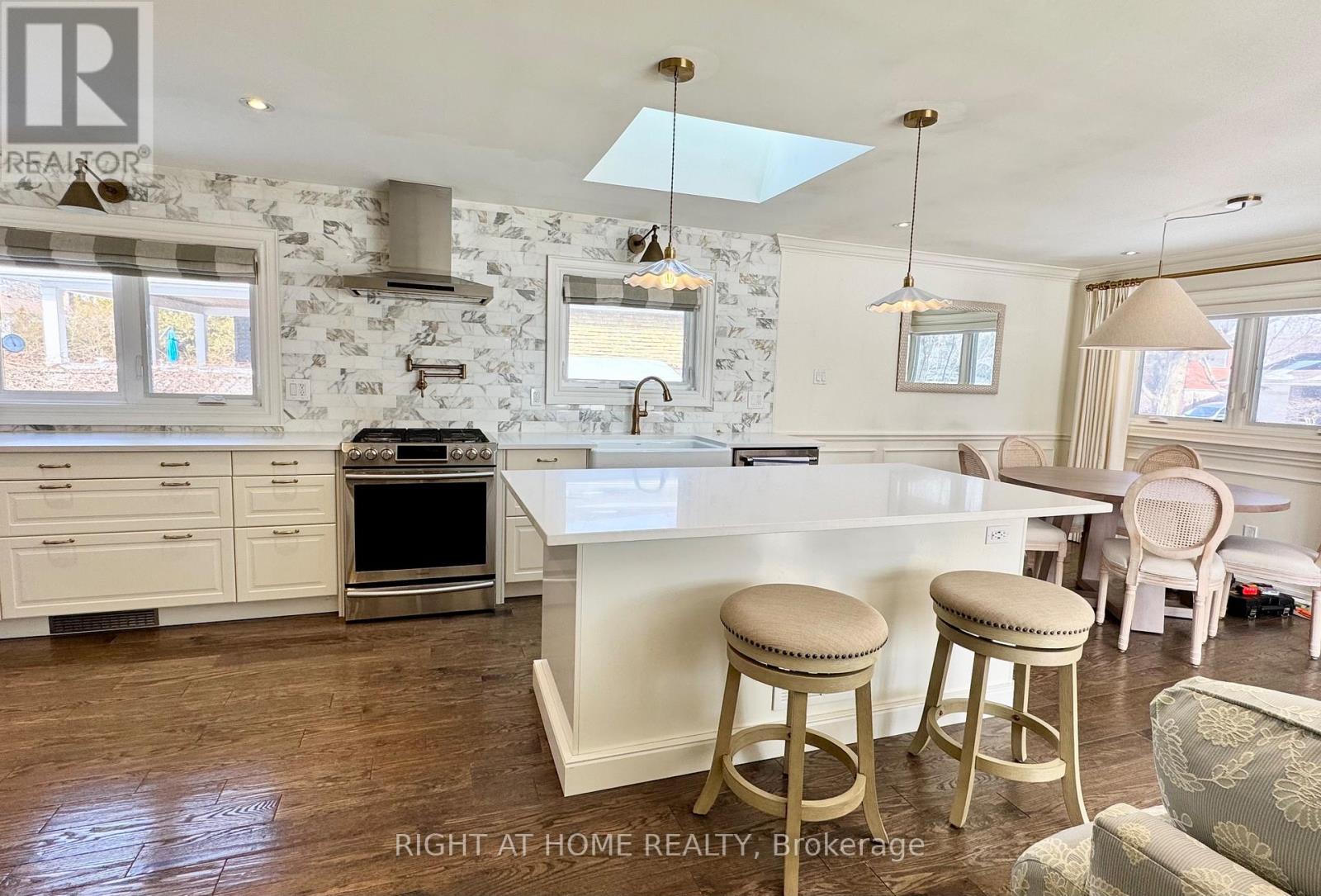 2359 Canso Road, Oakville, Ontario  L6J 5P2 - Photo 7 - W12556132