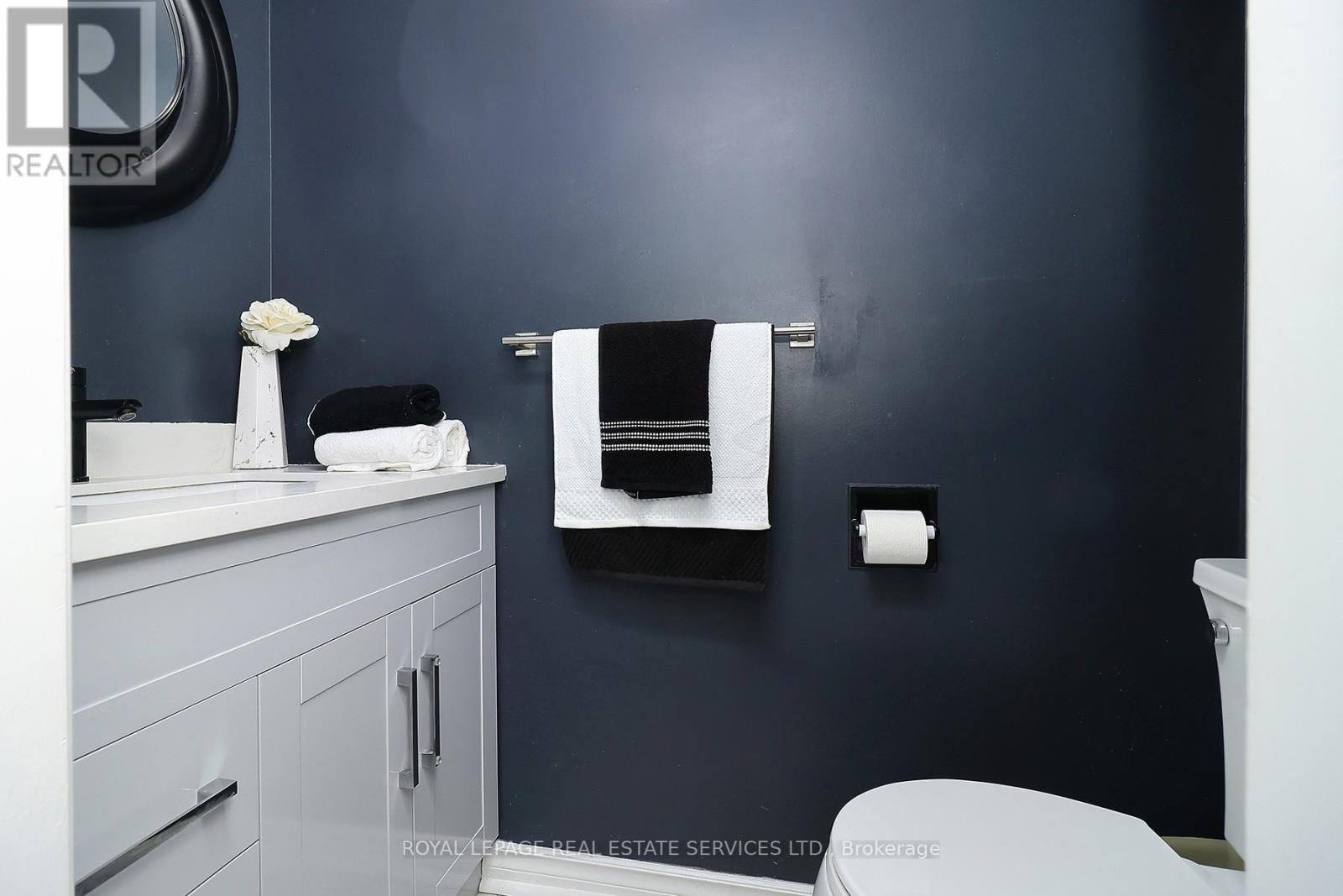 144 All Saints Crescent, Oakville, Ontario  L6J 5Y8 - Photo 15 - W12556140