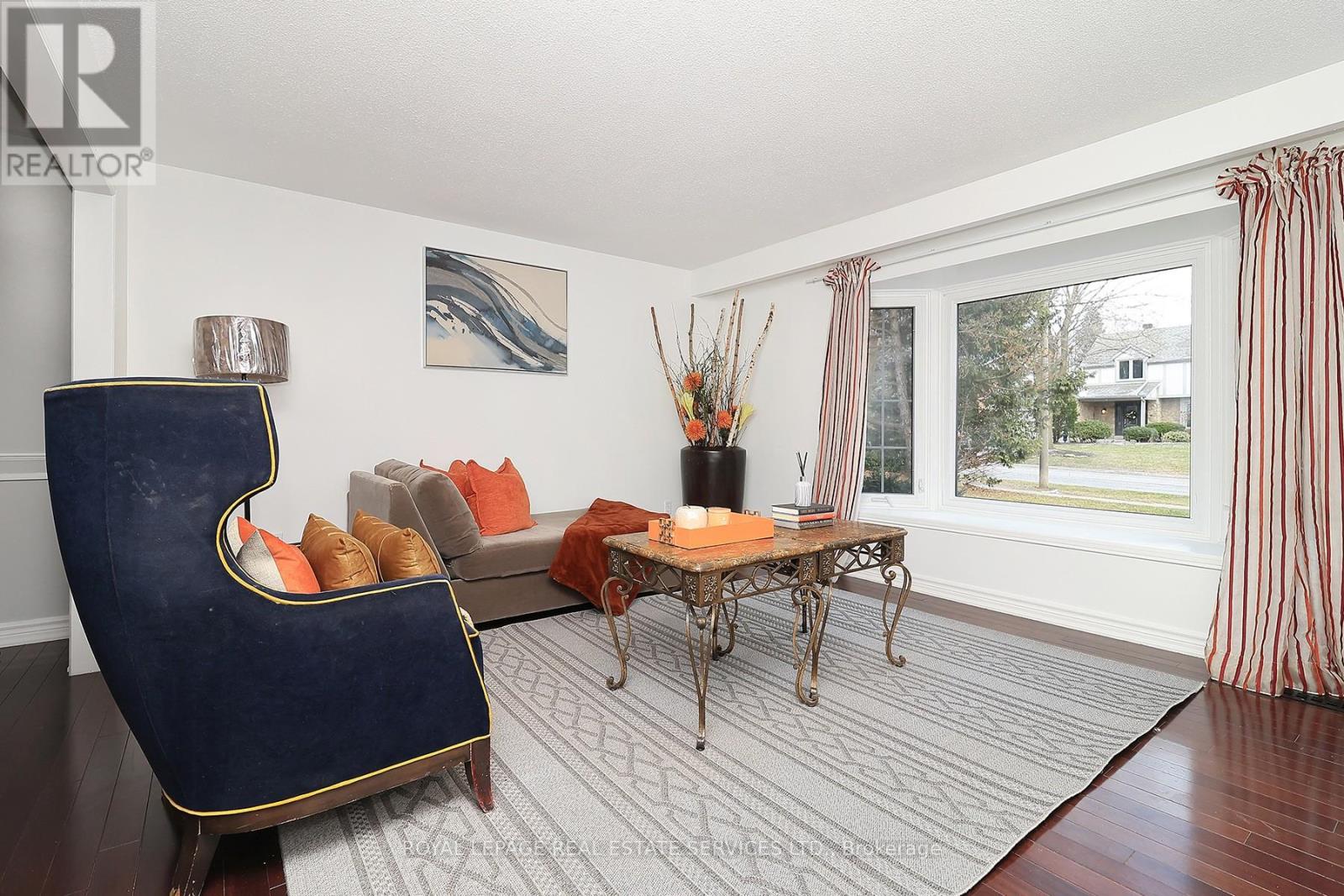 144 All Saints Crescent, Oakville, Ontario  L6J 5Y8 - Photo 3 - W12556140