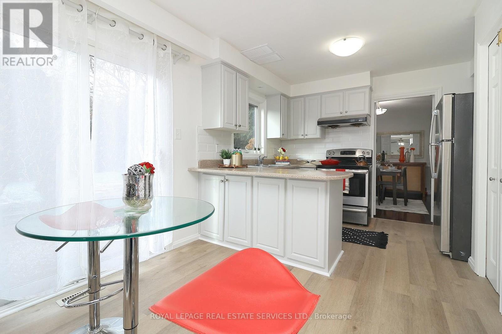 144 All Saints Crescent, Oakville, Ontario  L6J 5Y8 - Photo 8 - W12556140