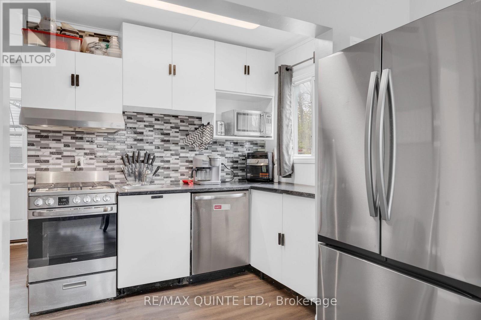 60 Oxford Road, Quinte West, Ontario  K0K 2C0 - Photo 8 - X12556168