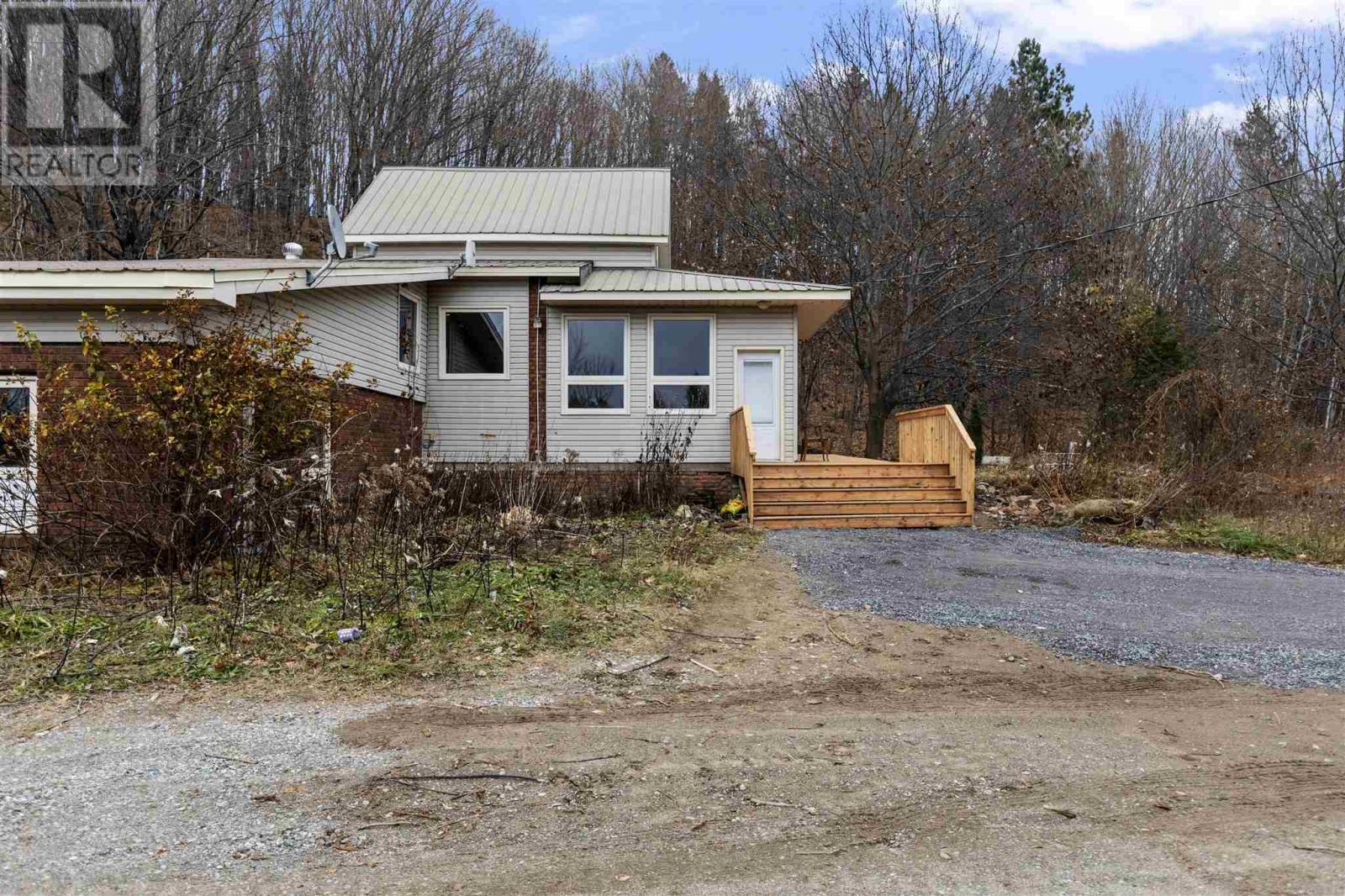 250 Pickard Rd, Goulais River, Ontario  P0S 1E0 - Photo 2 - SM253298