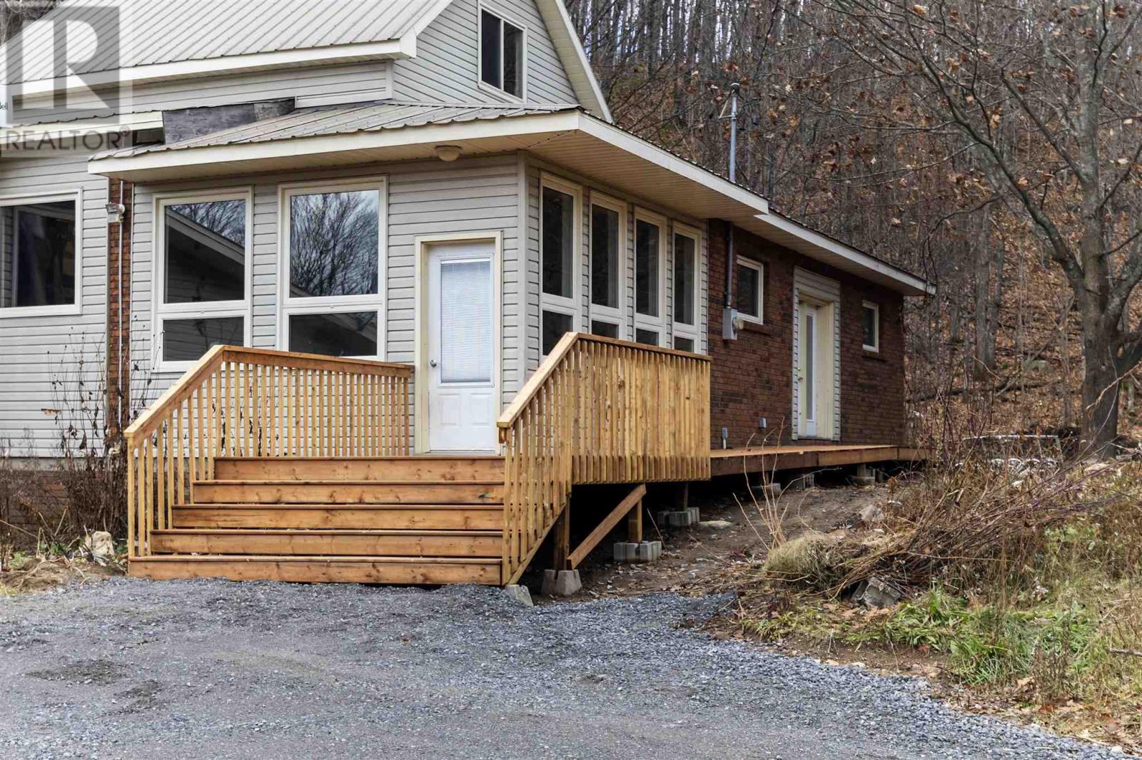 250 Pickard Rd, Goulais River, Ontario  P0S 1E0 - Photo 3 - SM253298