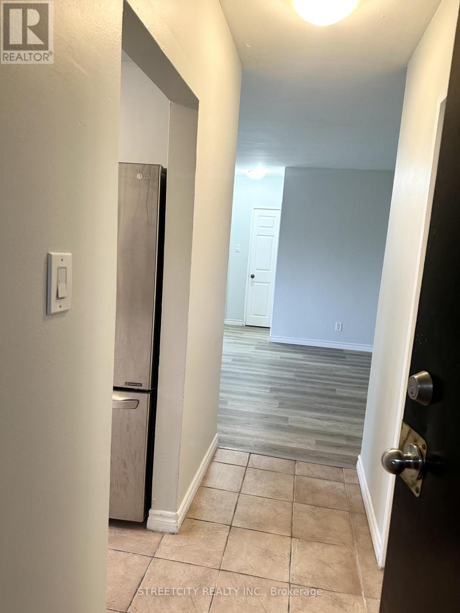 25 - 220 Ashland Avenue, London East, Ontario  N5W 4H4 - Photo 7 - X12556212