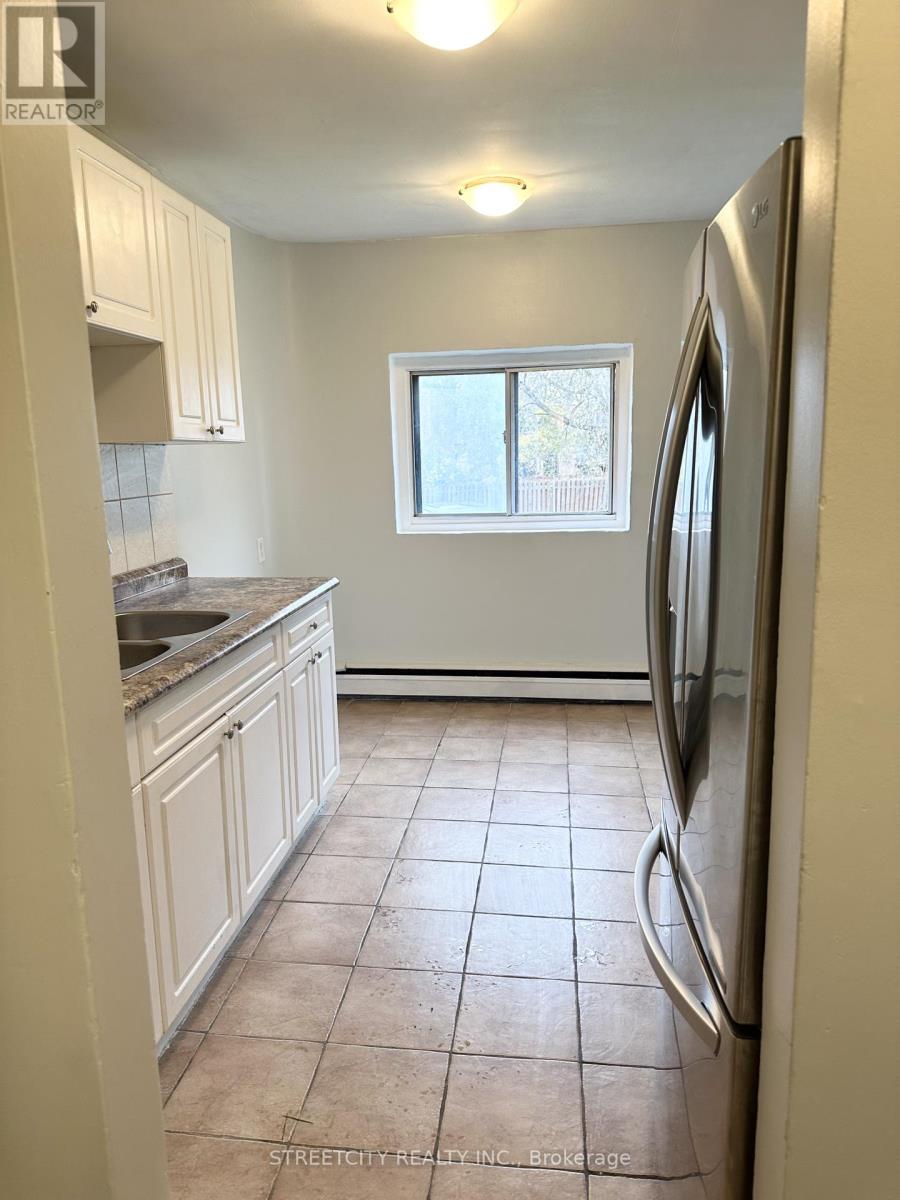 25 - 220 Ashland Avenue, London East, Ontario  N5W 4H4 - Photo 8 - X12556212
