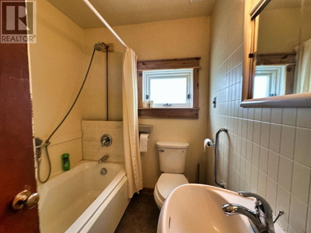 86 Front St, Nipigon, Ontario  P0T 2J0 - Photo 18 - TB253330