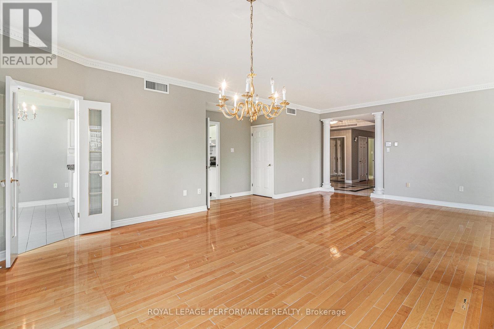 301 - 1480 Riverside Drive, Ottawa, Ontario  K1G 5H2 - Photo 11 - X12556198