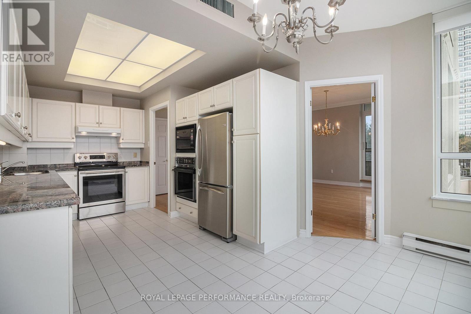 301 - 1480 Riverside Drive, Ottawa, Ontario  K1G 5H2 - Photo 12 - X12556198