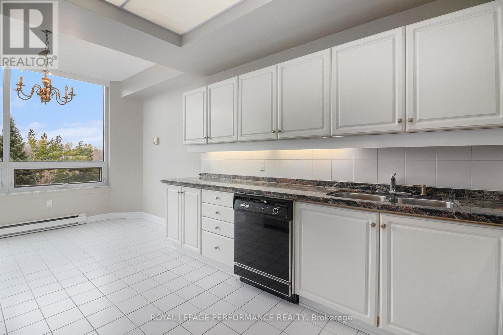 301 - 1480 Riverside Drive, Ottawa, Ontario  K1G 5H2 - Photo 16 - X12556198