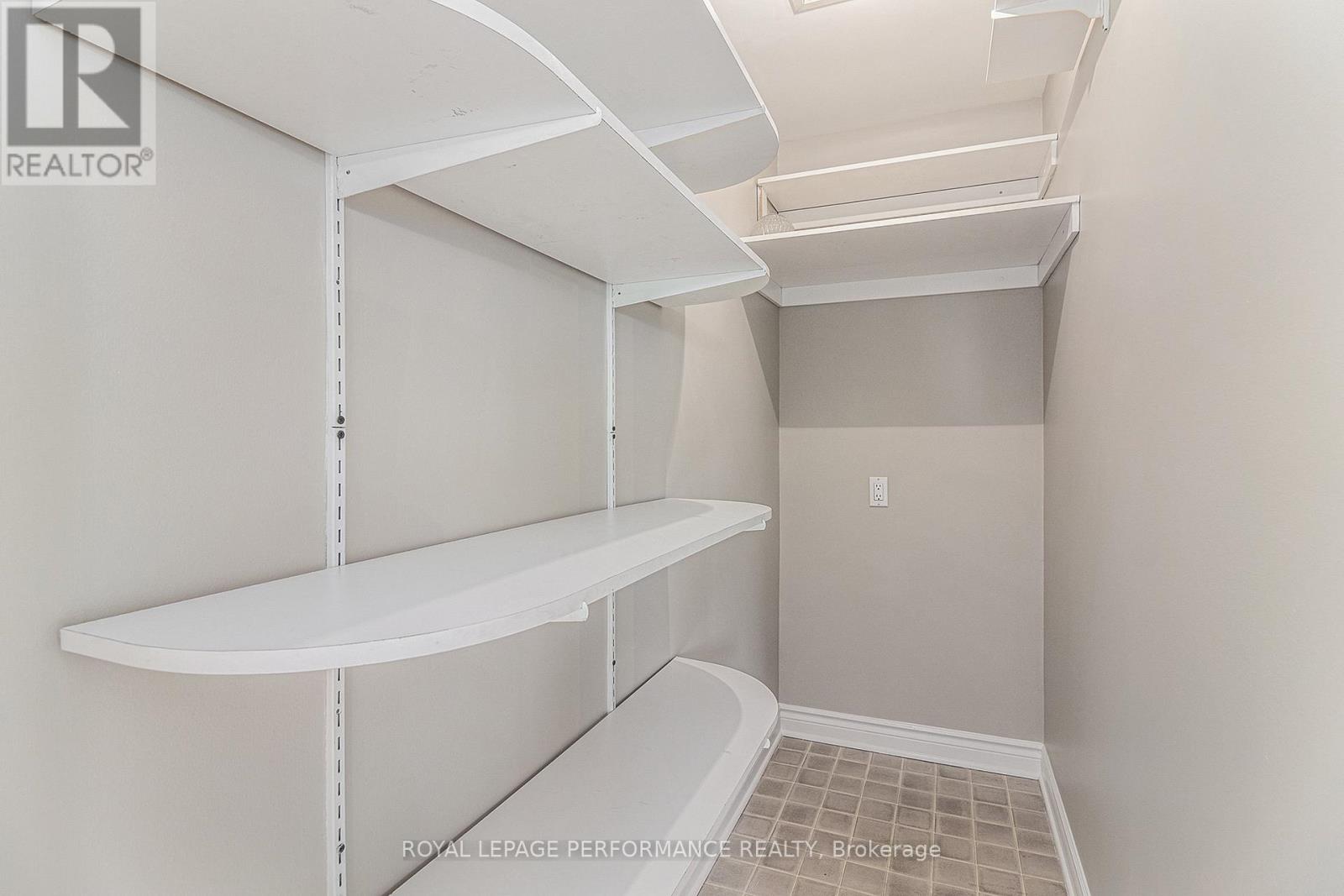 301 - 1480 Riverside Drive, Ottawa, Ontario  K1G 5H2 - Photo 19 - X12556198