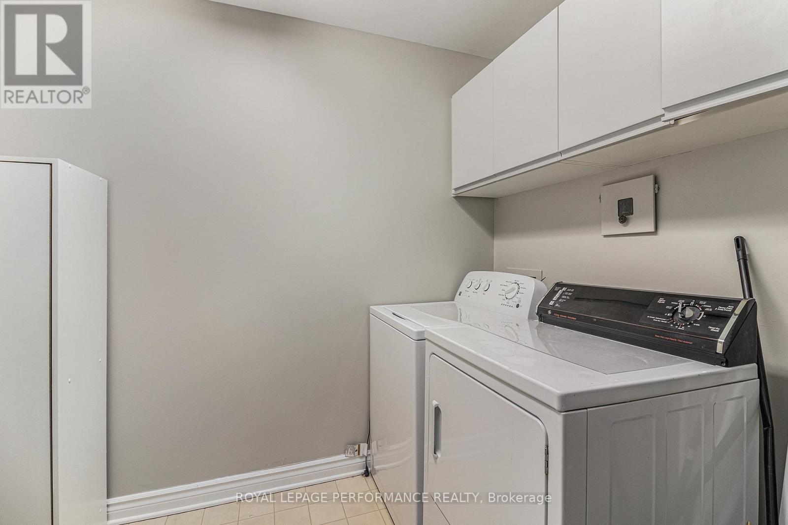 301 - 1480 Riverside Drive, Ottawa, Ontario  K1G 5H2 - Photo 21 - X12556198