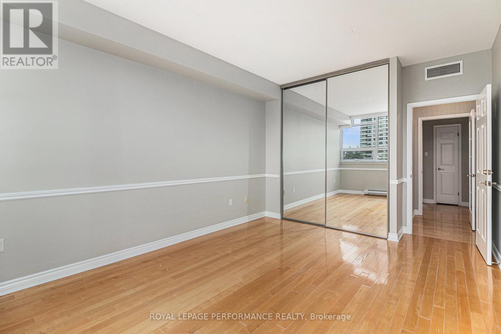 301 - 1480 Riverside Drive, Ottawa, Ontario  K1G 5H2 - Photo 32 - X12556198