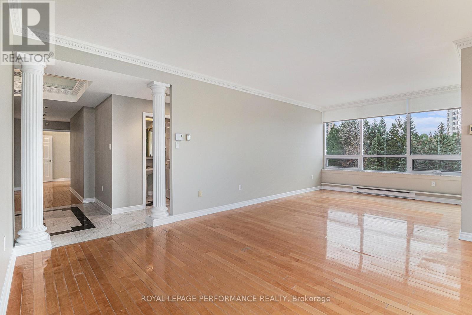 301 - 1480 Riverside Drive, Ottawa, Ontario  K1G 5H2 - Photo 5 - X12556198