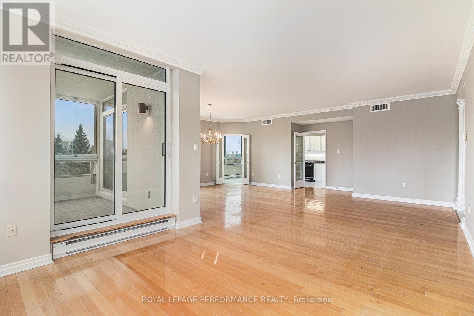 301 - 1480 Riverside Drive, Ottawa, Ontario  K1G 5H2 - Photo 9 - X12556198