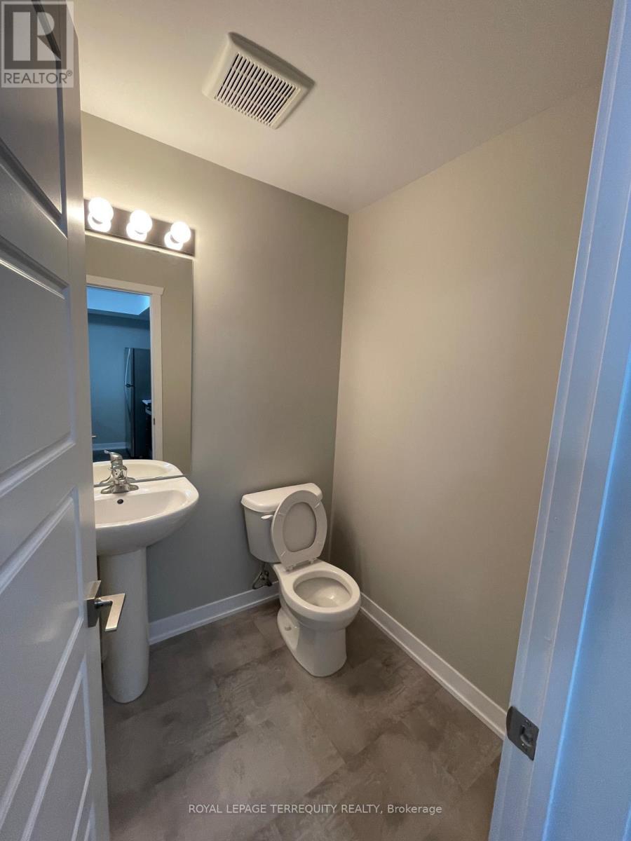 B12 - 1331 Countrystone Drive, Kitchener, Ontario  N2N 0C5 - Photo 10 - X12555938