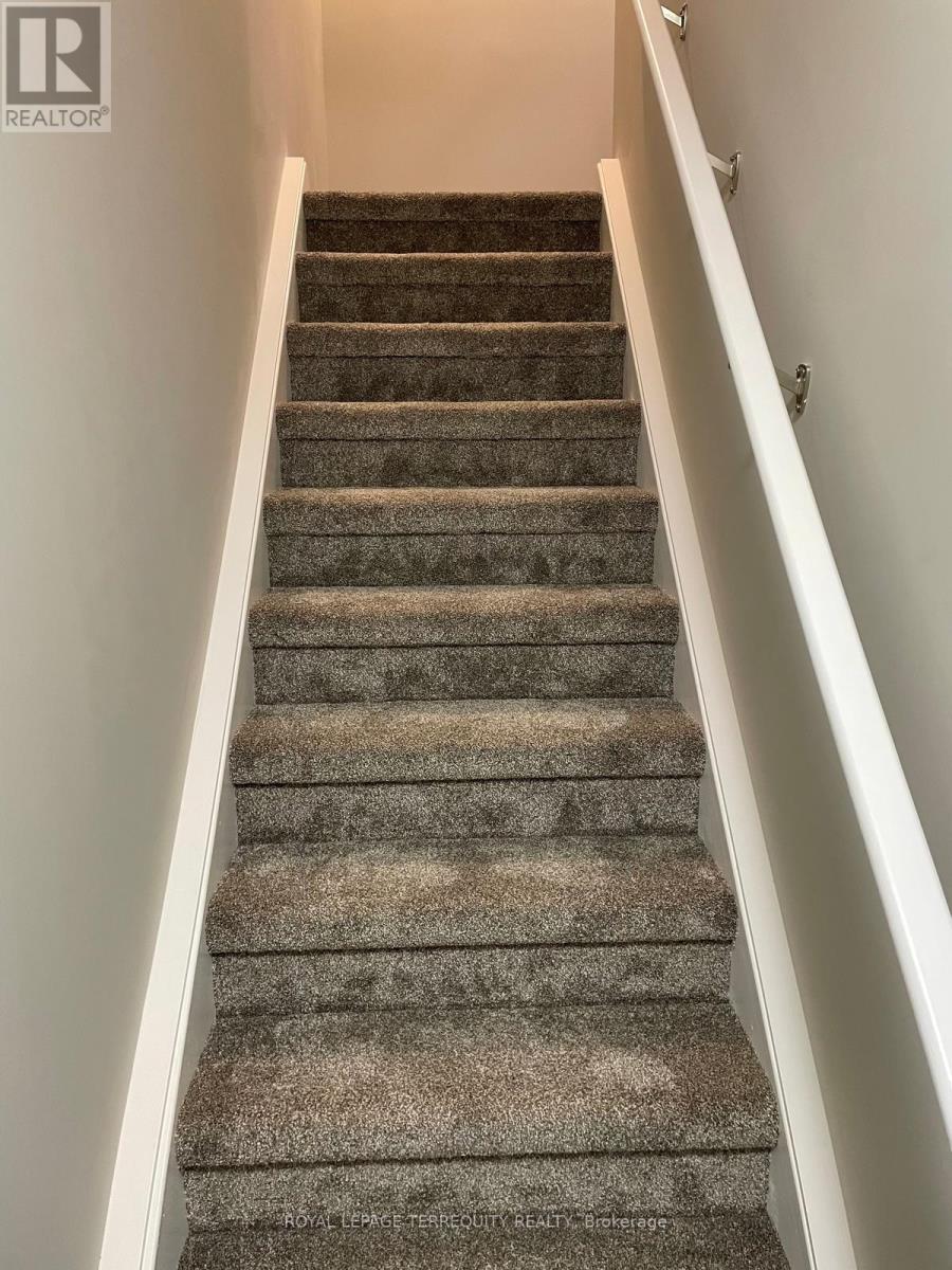 B12 - 1331 Countrystone Drive, Kitchener, Ontario  N2N 0C5 - Photo 7 - X12555938