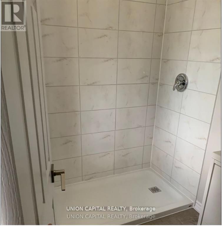 38 Ward Avenue, Hamilton, Ontario  L8S 2E6 - Photo 10 - X12555962