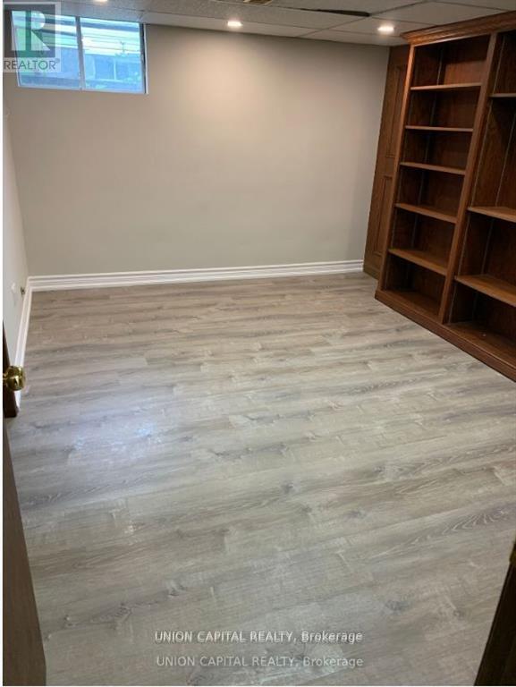 38 Ward Avenue, Hamilton, Ontario  L8S 2E6 - Photo 14 - X12555962