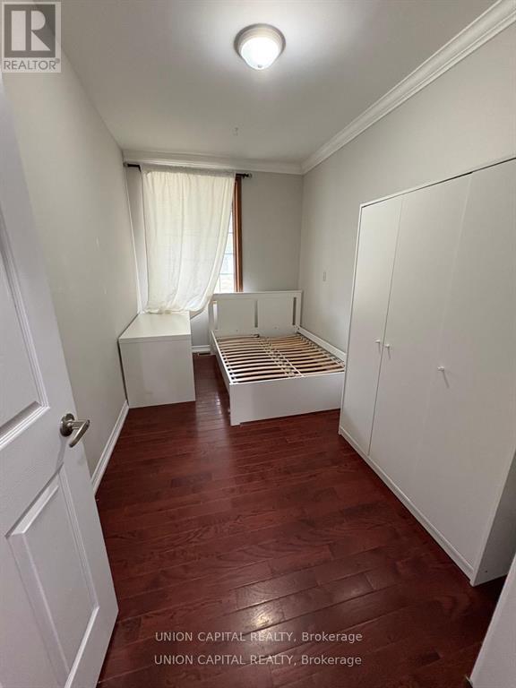 38 Ward Avenue, Hamilton, Ontario  L8S 2E6 - Photo 5 - X12555962