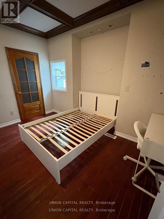 38 Ward Avenue, Hamilton, Ontario  L8S 2E6 - Photo 6 - X12555962