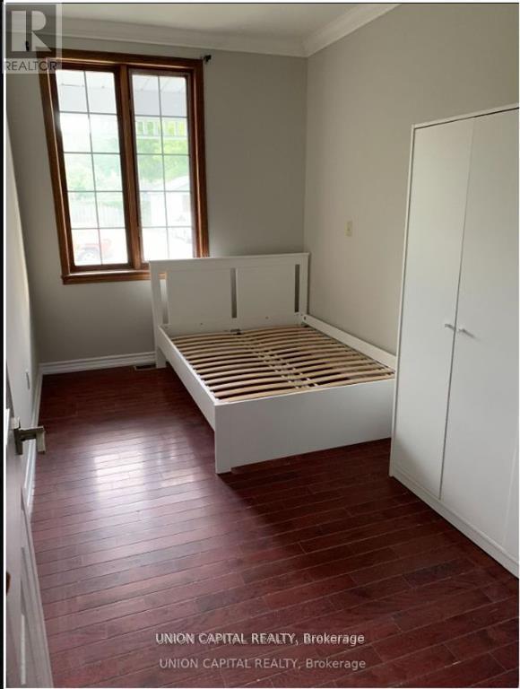 38 Ward Avenue, Hamilton, Ontario  L8S 2E6 - Photo 8 - X12555962