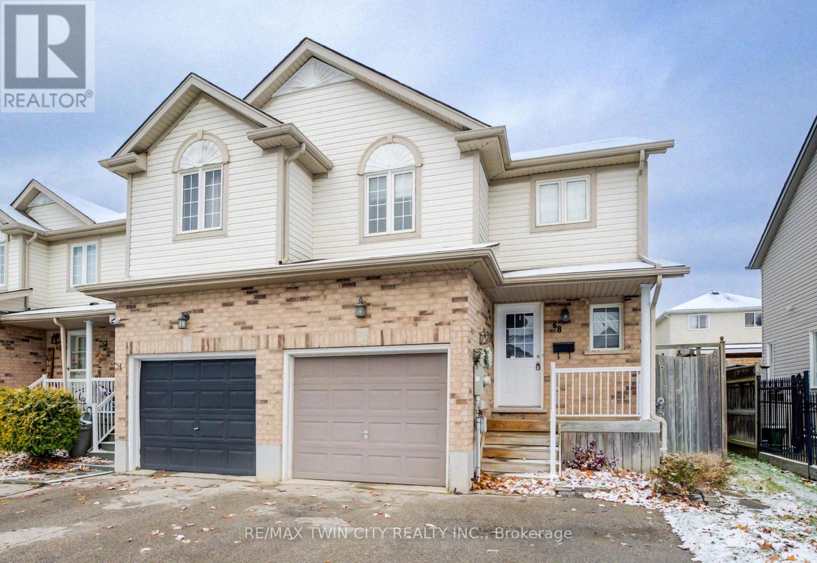 68 Foxglove Crescent, Waterloo, Ontario  N2E 3Y7 - Photo 2 - X12555984