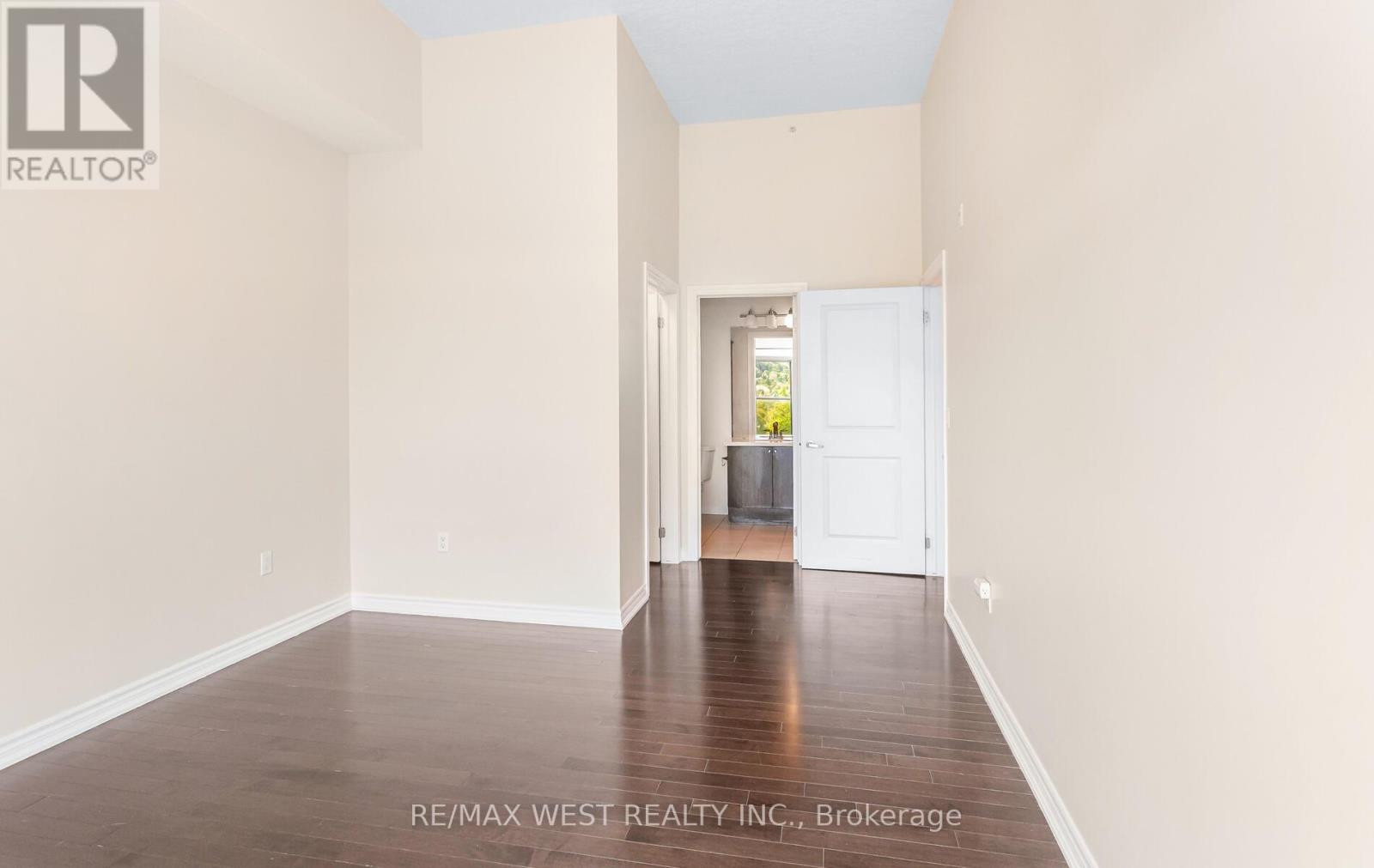 Ph04 - 427 Aberdeen Avenue, Hamilton, Ontario  L8P 2S4 - Photo 17 - X12556008