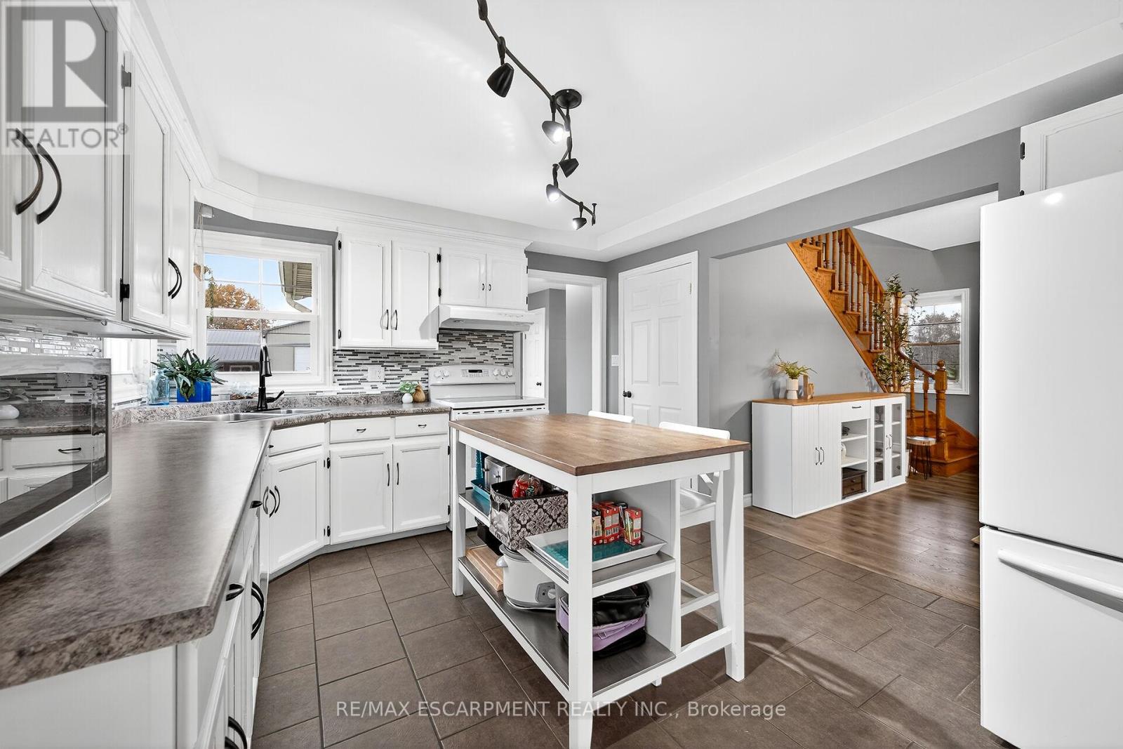 389 Junction Road, Haldimand, Ontario  N0A 1C0 - Photo 13 - X12556084