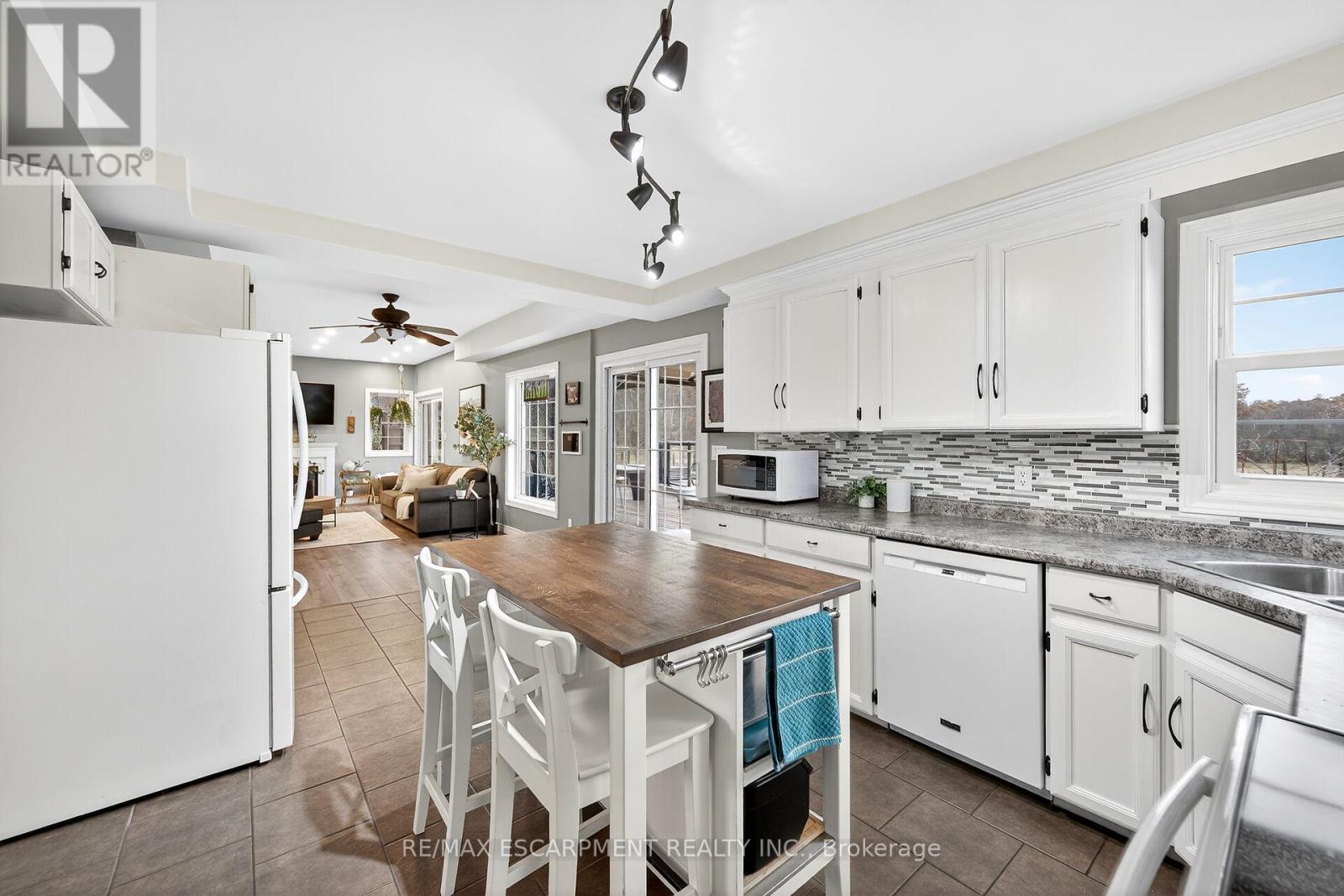 389 Junction Road, Haldimand, Ontario  N0A 1C0 - Photo 15 - X12556084