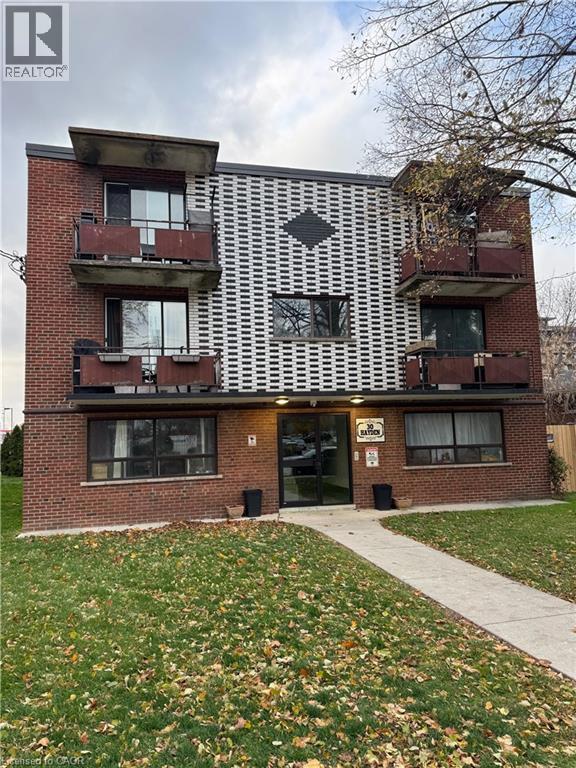 30 HAYDEN Street, Hamilton, Ontario