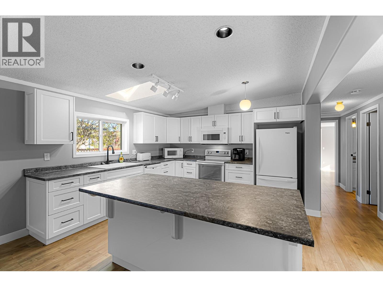 1951 Lodgepole Drive Unit# 54, Kamloops, British Columbia  V1S 1Y1 - Photo 6 - 10365828