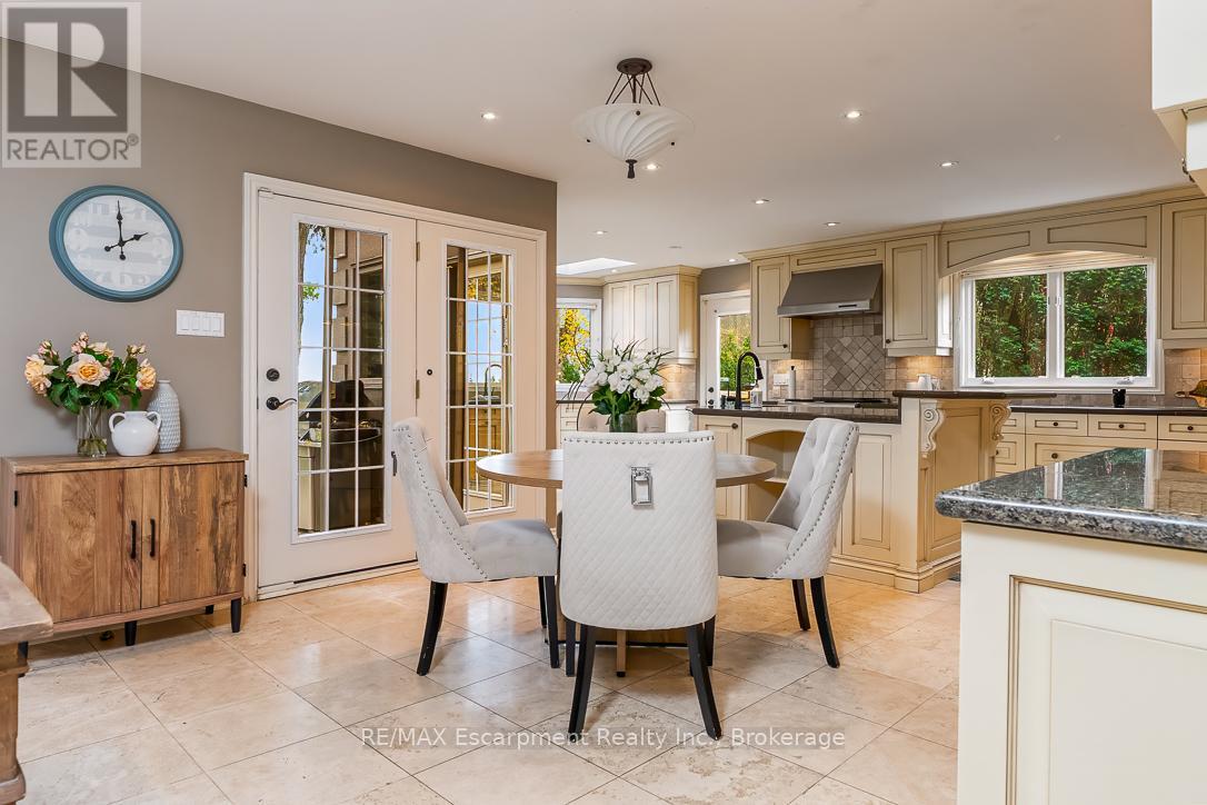 2372 Carrington Place, Oakville, Ontario  L6J 5P4 - Photo 12 - W12529158