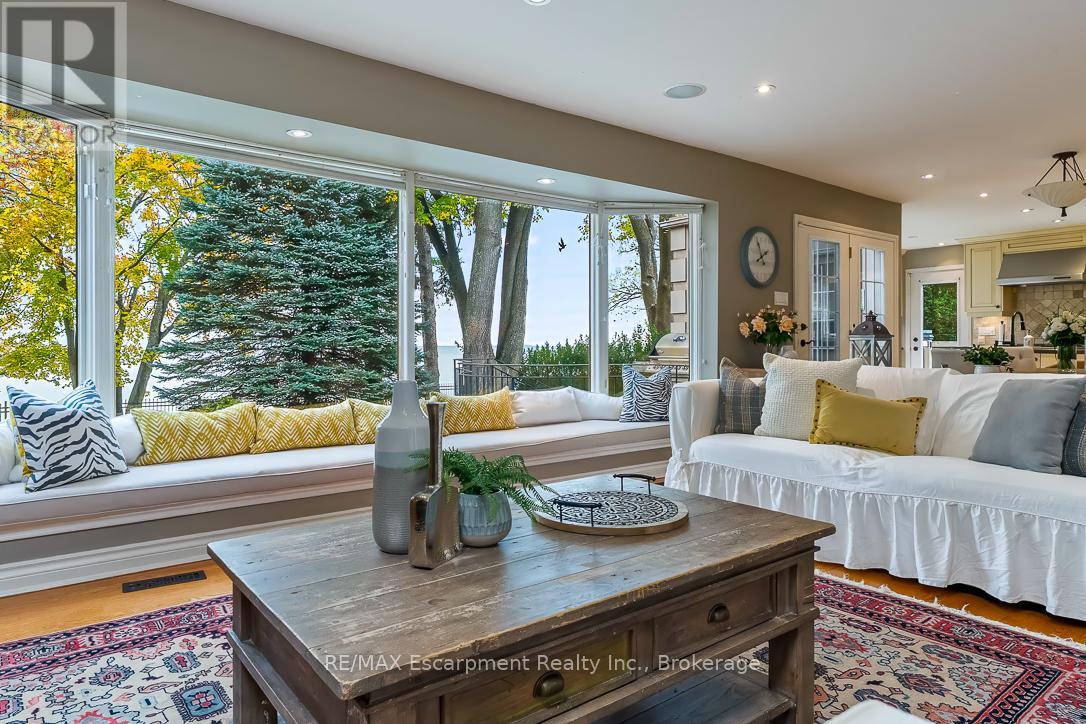 2372 Carrington Place, Oakville, Ontario  L6J 5P4 - Photo 11 - W12529158